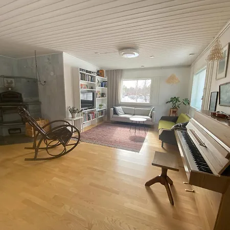 Spacious House By The River With Sauna And Hot Tube Ylikiiminki