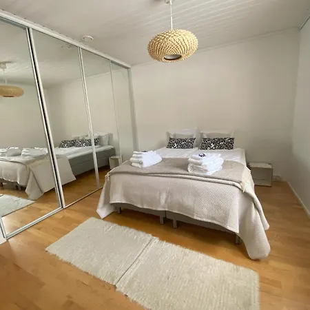 Apartment Spacious House By The River With Sauna And Hot Tube *